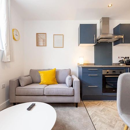 Beautiful 1 Bed 20Mins To Central Manchester Bolton Bagian luar foto