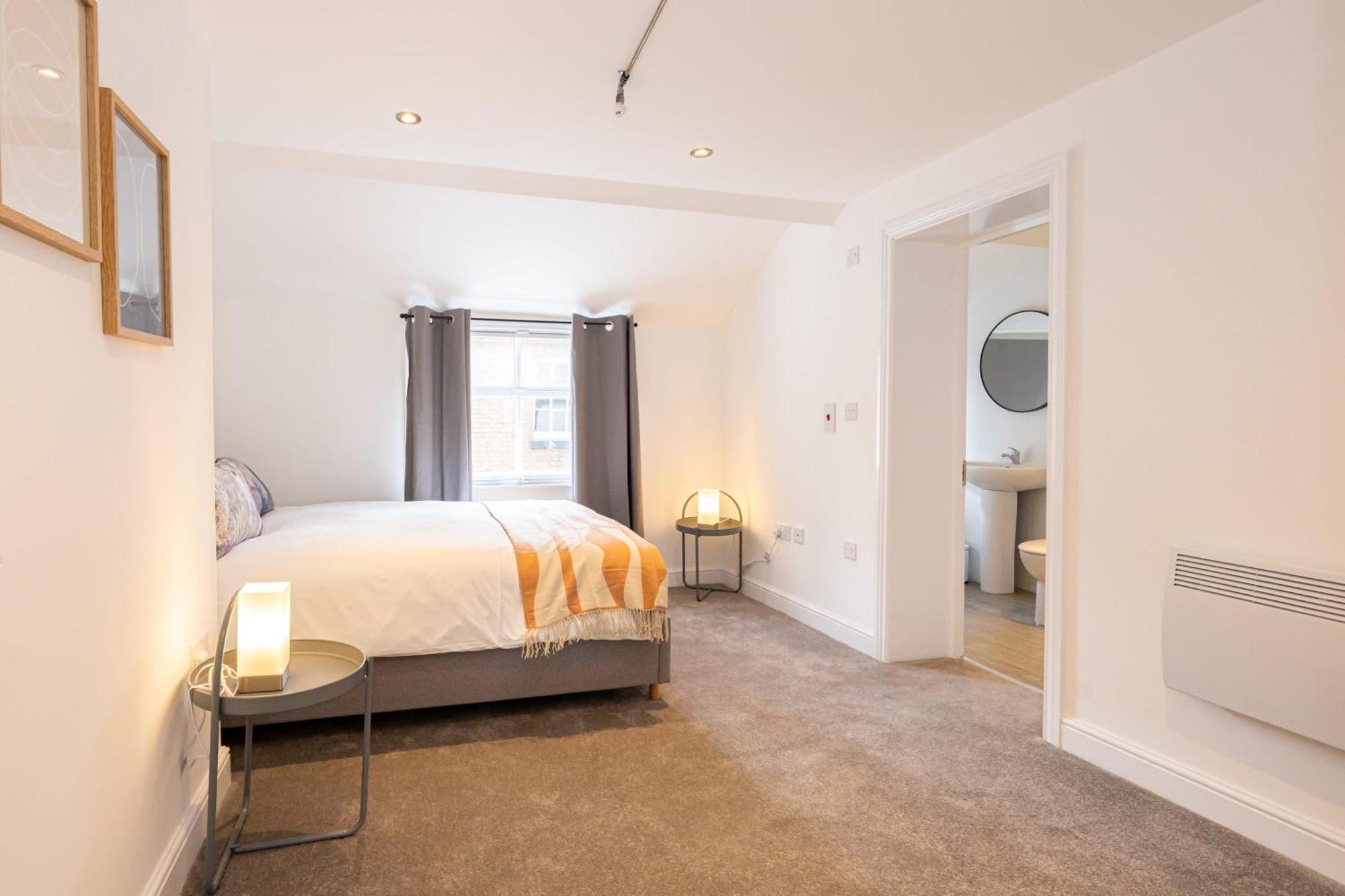 Beautiful 1 Bed 20Mins To Central Manchester Apartment Bolton Bagian luar foto