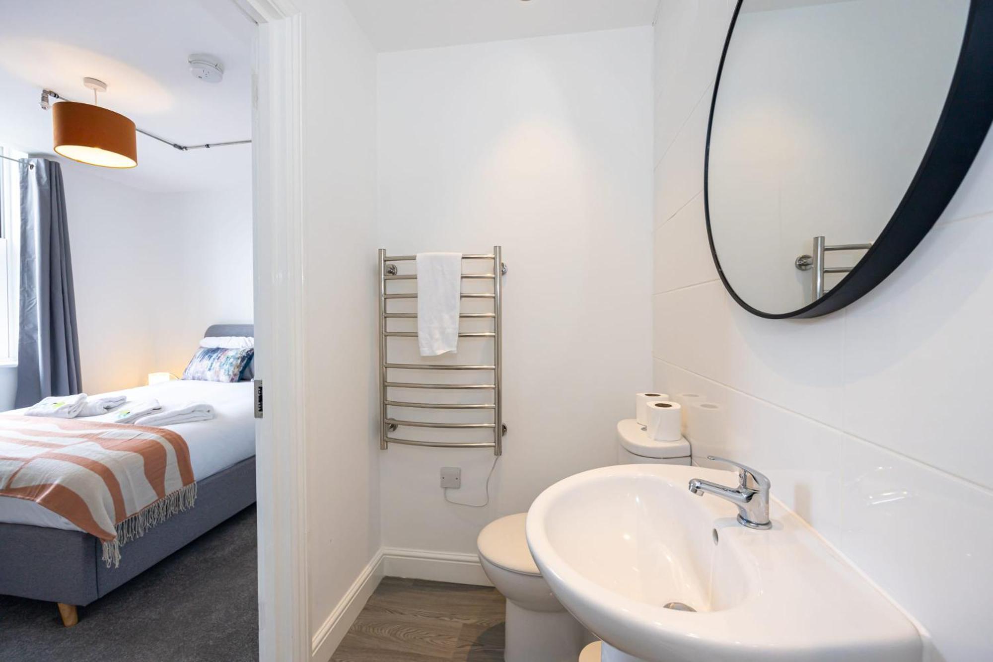 Beautiful 1 Bed 20Mins To Central Manchester Bolton Bagian luar foto