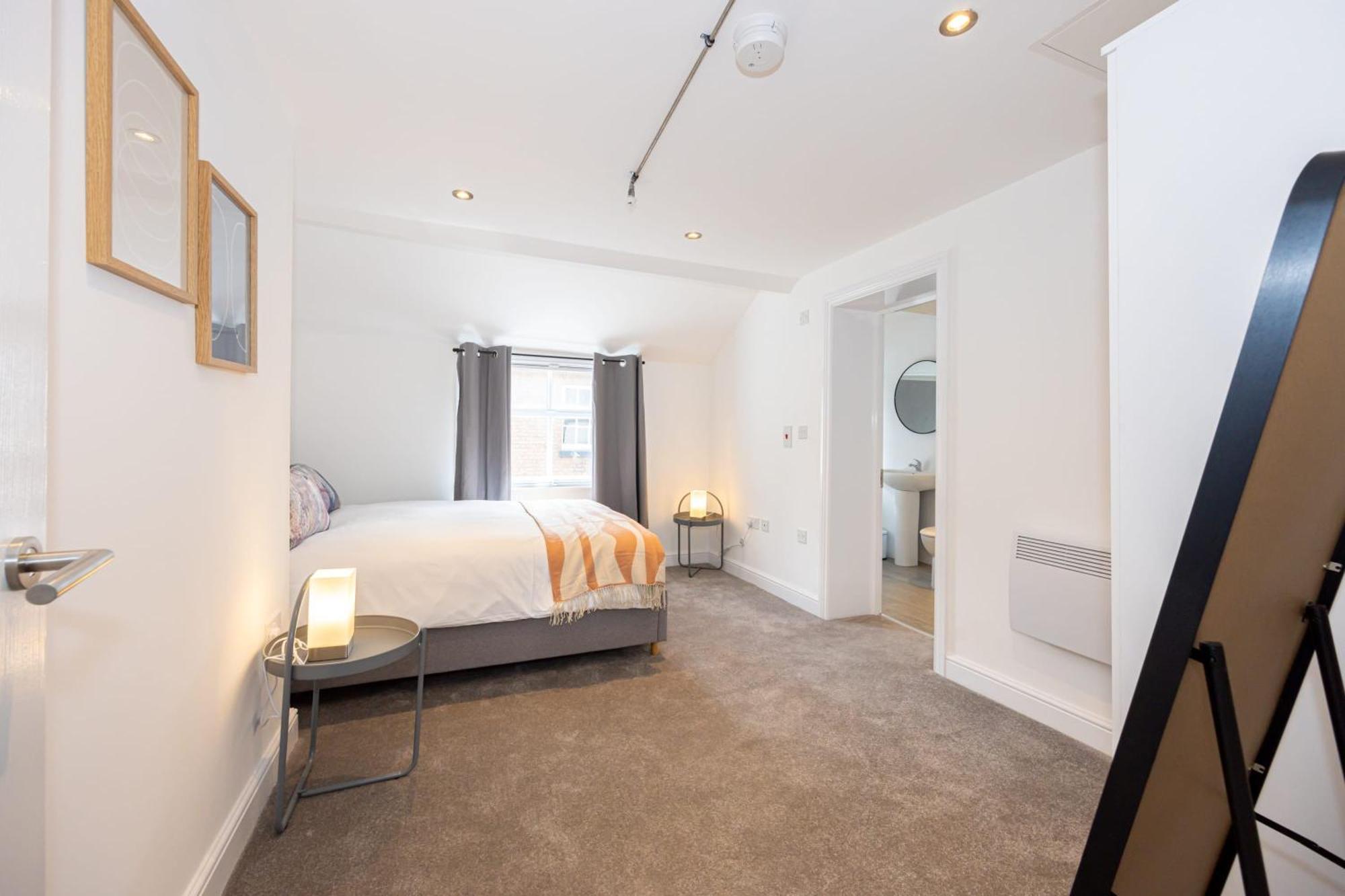 Beautiful 1 Bed 20Mins To Central Manchester Apartment Bolton Bagian luar foto