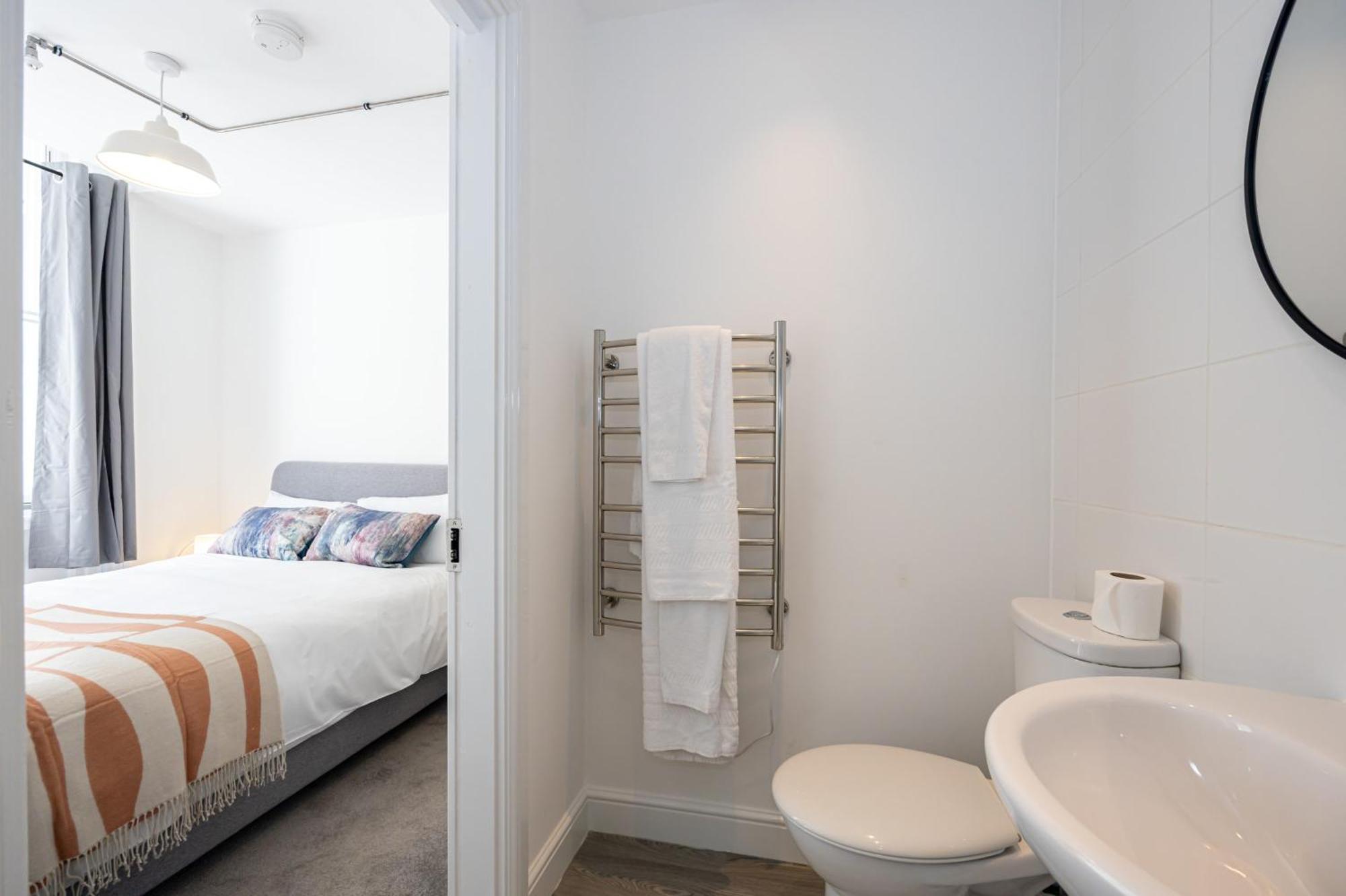Beautiful 1 Bed 20Mins To Central Manchester Bolton Bagian luar foto