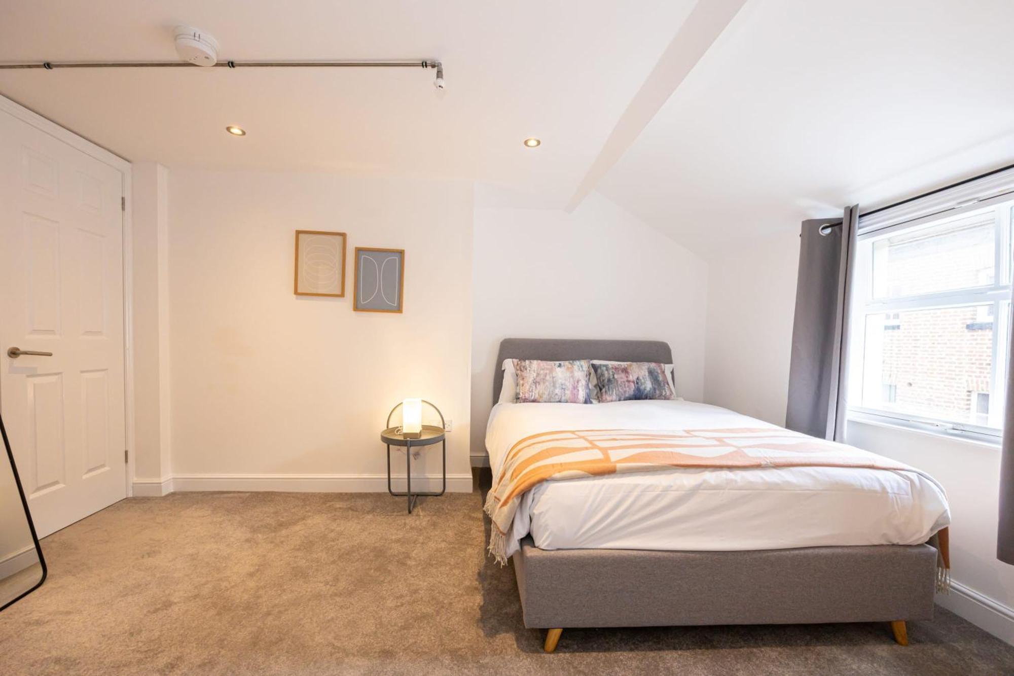 Beautiful 1 Bed 20Mins To Central Manchester Bolton Bagian luar foto