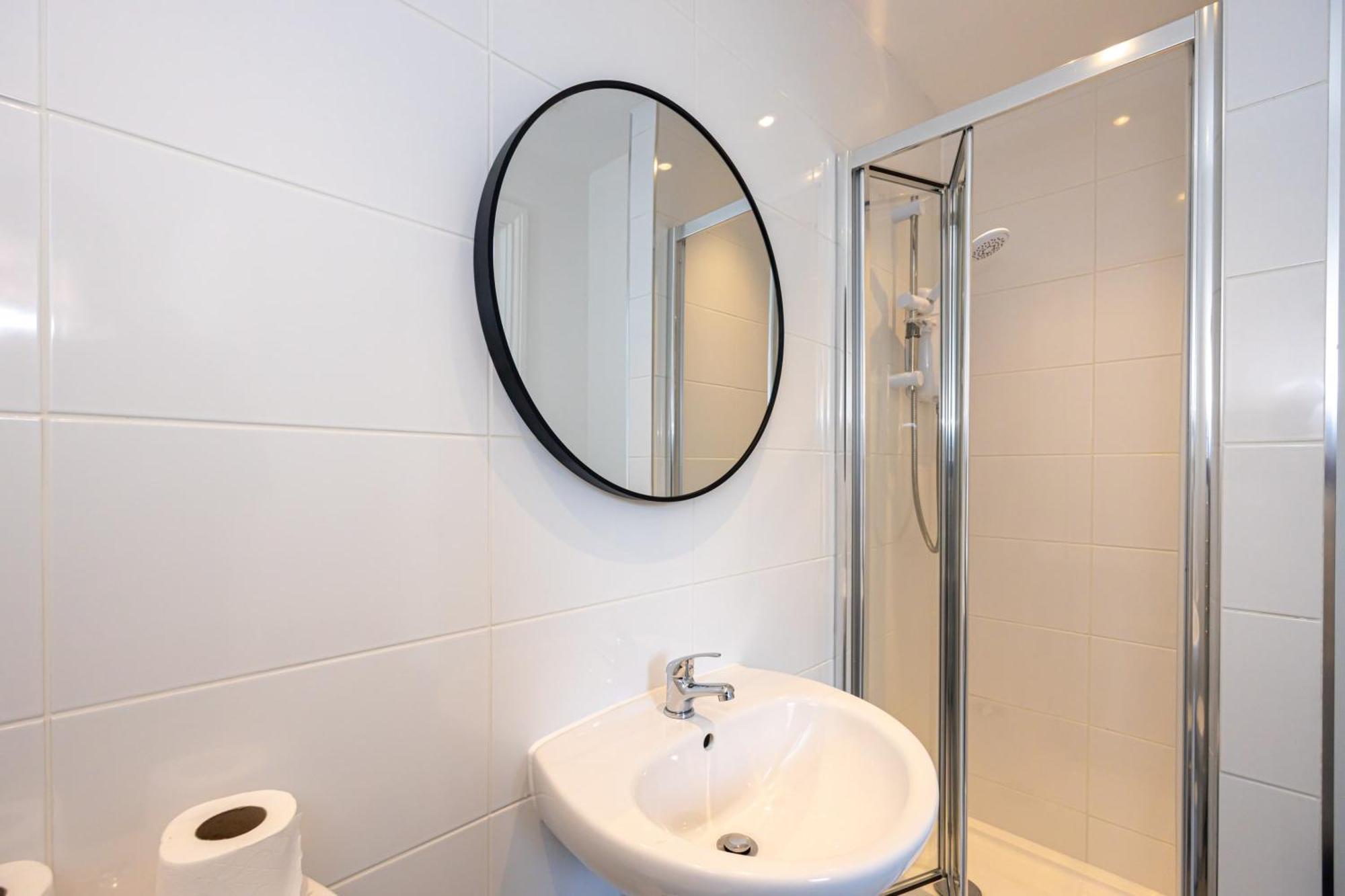 Beautiful 1 Bed 20Mins To Central Manchester Bolton Bagian luar foto