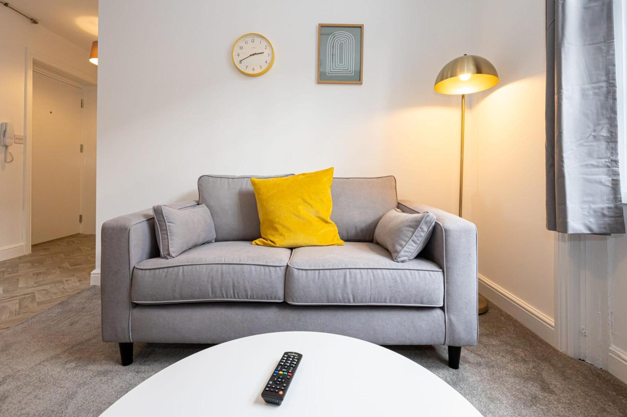 Beautiful 1 Bed 20Mins To Central Manchester Bolton Bagian luar foto
