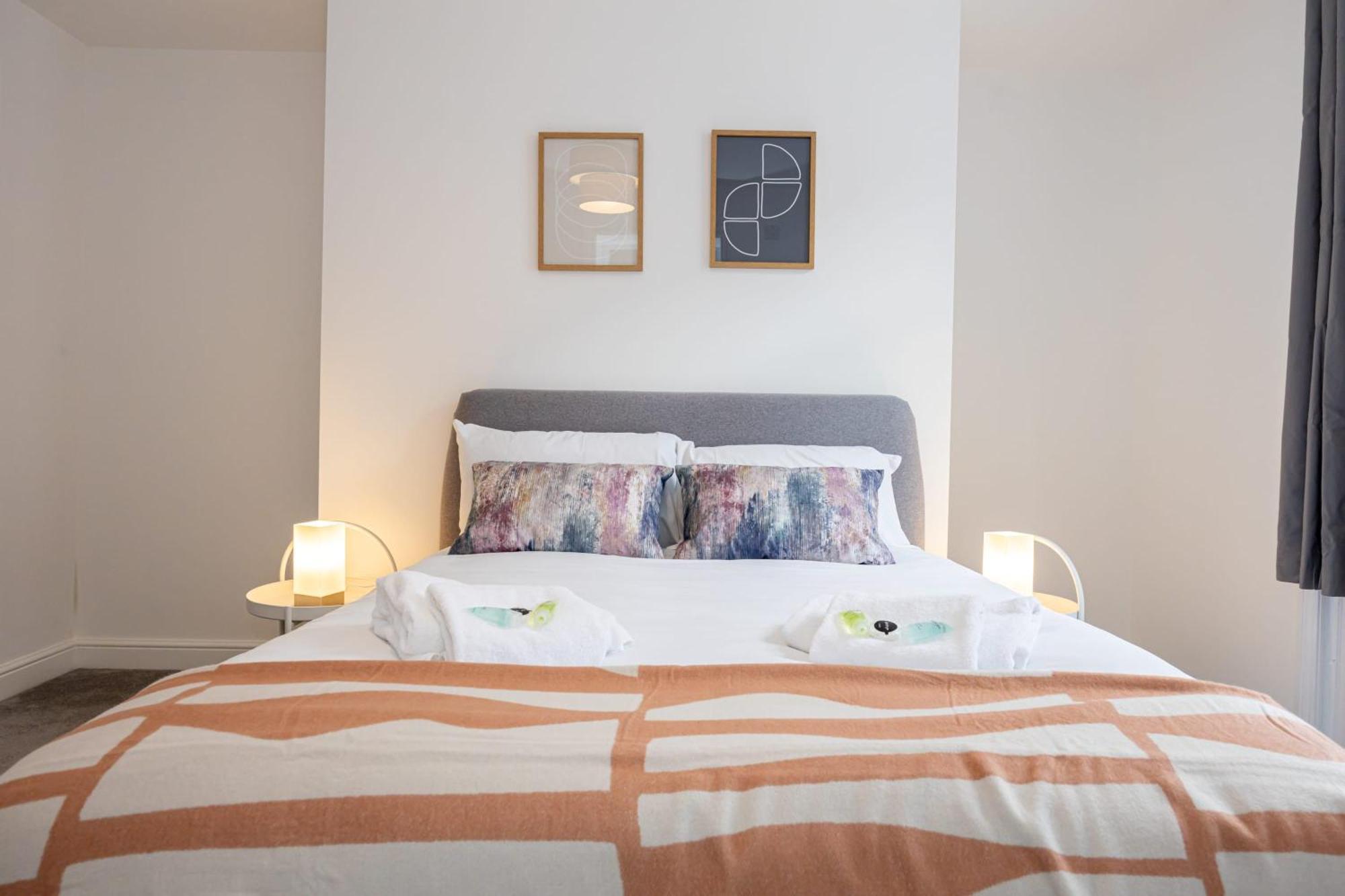 Beautiful 1 Bed 20Mins To Central Manchester Bolton Bagian luar foto