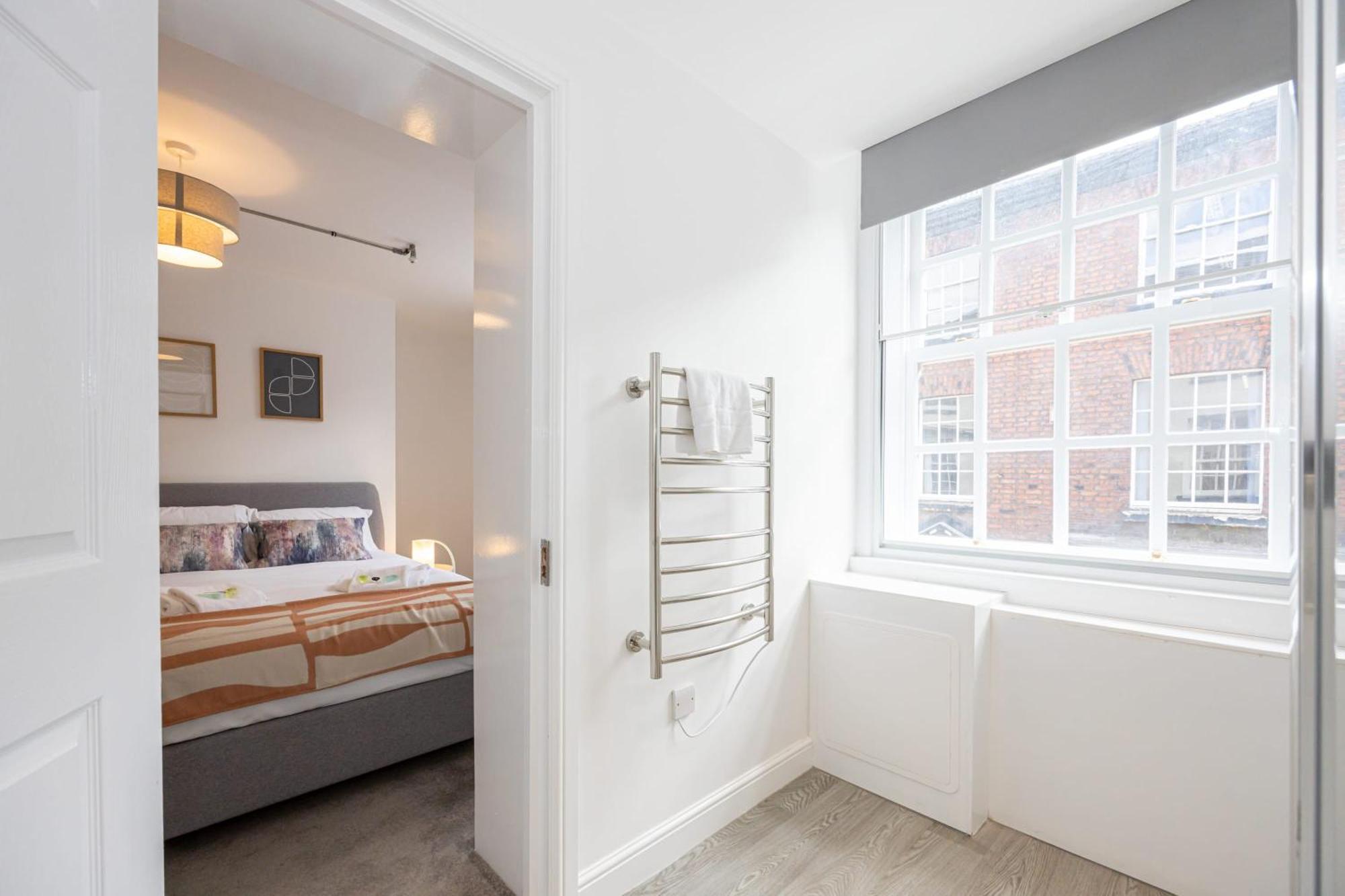 Beautiful 1 Bed 20Mins To Central Manchester Bolton Bagian luar foto