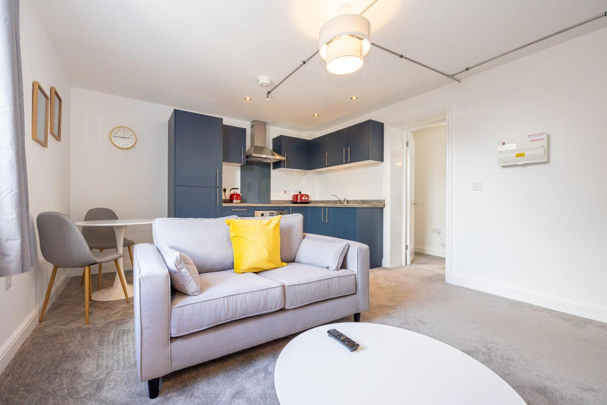 Beautiful 1 Bed 20Mins To Central Manchester Bolton Bagian luar foto
