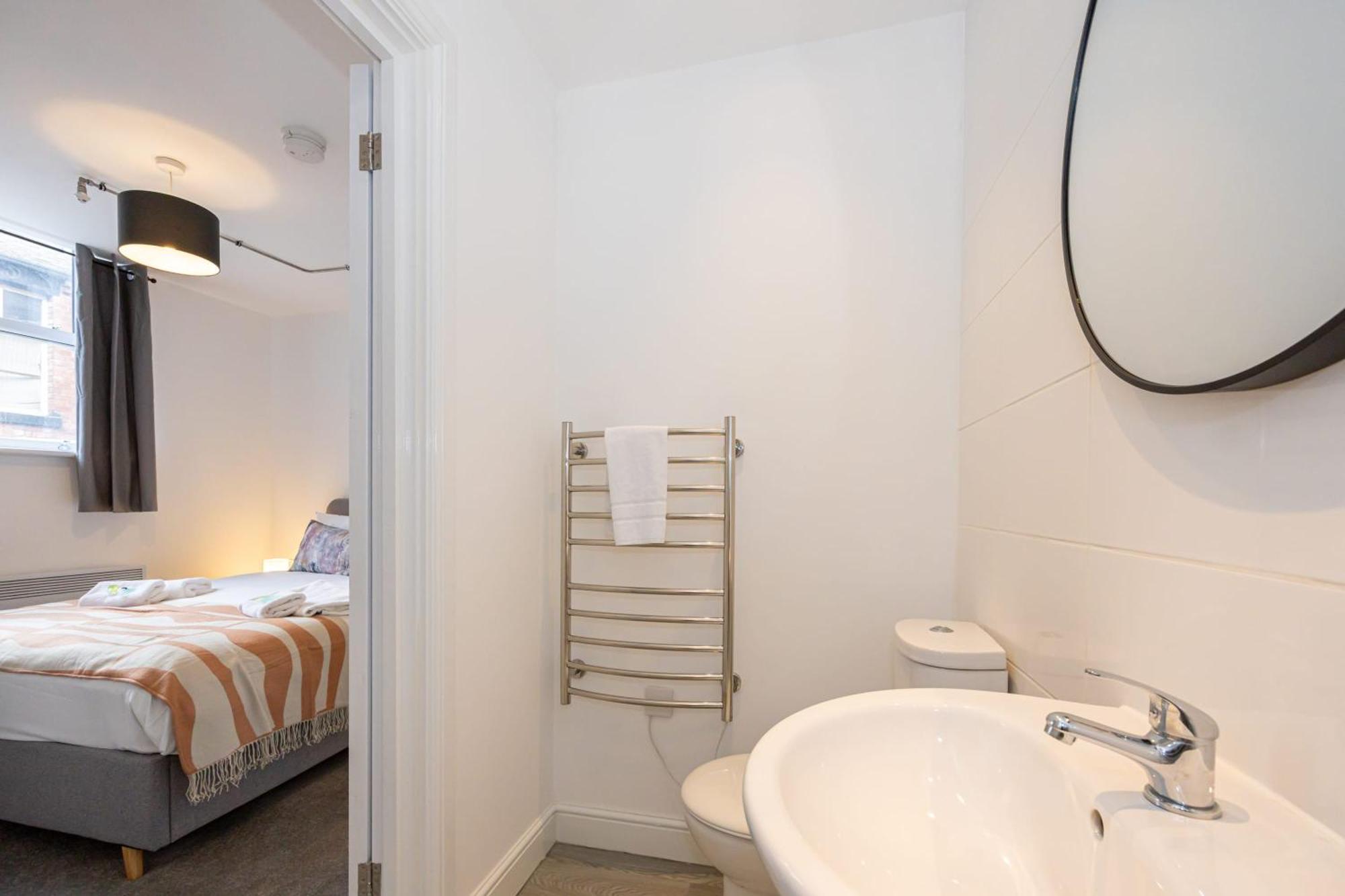 Beautiful 1 Bed 20Mins To Central Manchester Apartment Bolton Bagian luar foto